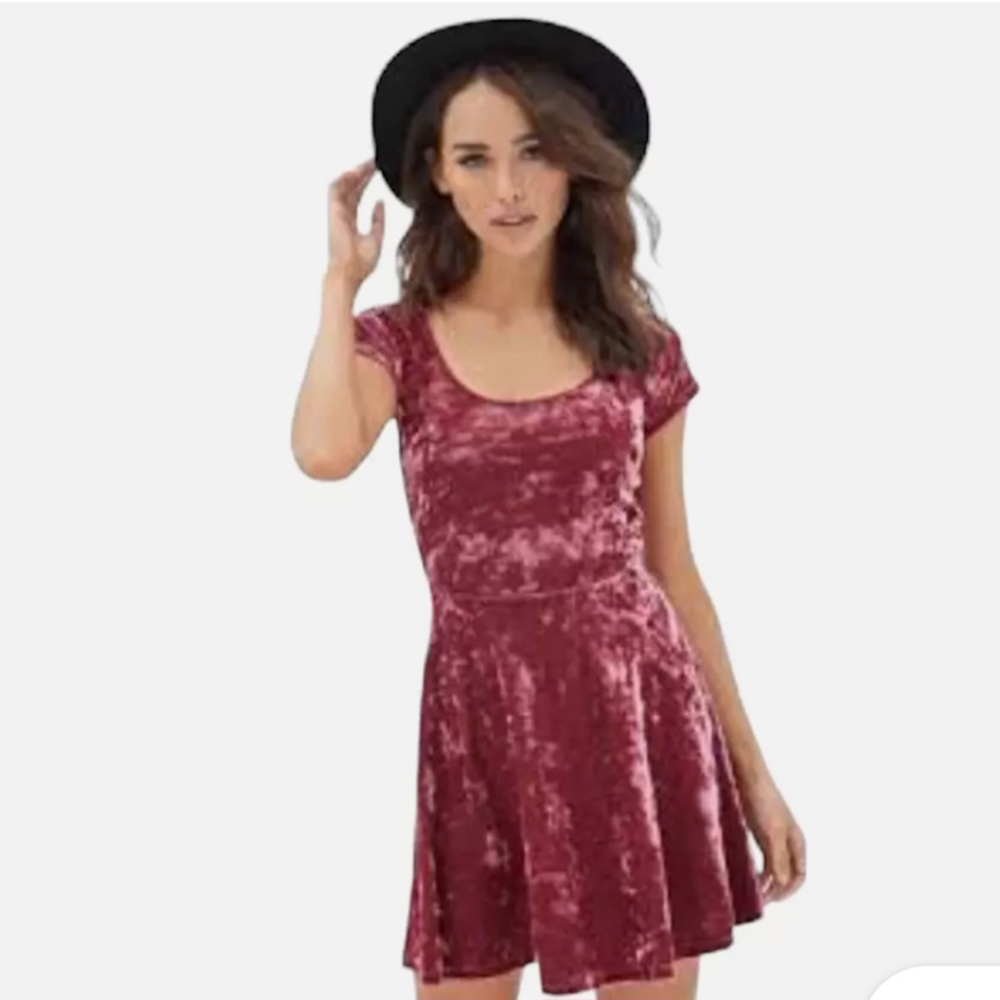 LAST CHANCE!!  Forever 21 Burgundy Crushed Velvet Open Back Dress Medium